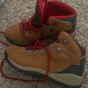 Columbia waterproof hiking boot